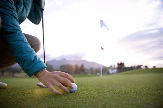 Are Compact and Hybrid Rangefinders Worth It