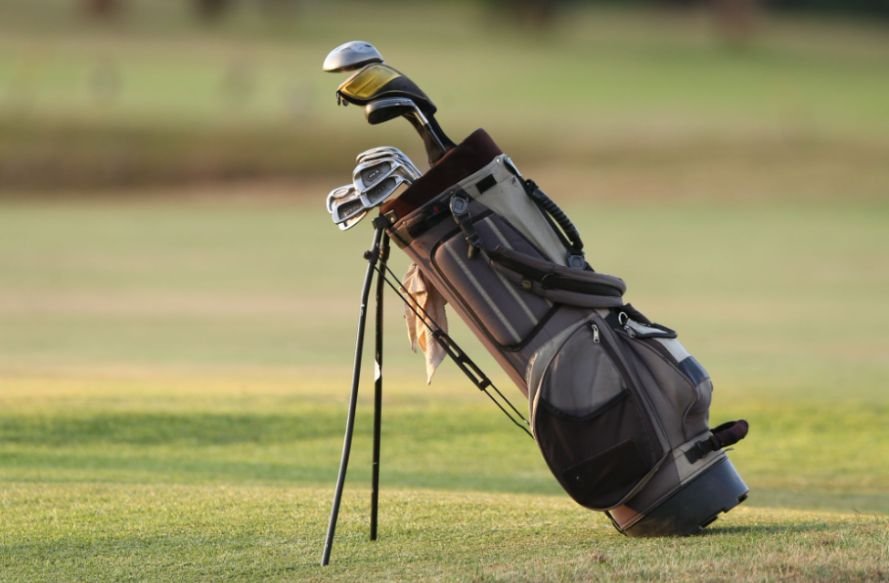 How Should I Pack a Golf Bag to Reduce Back Strain?