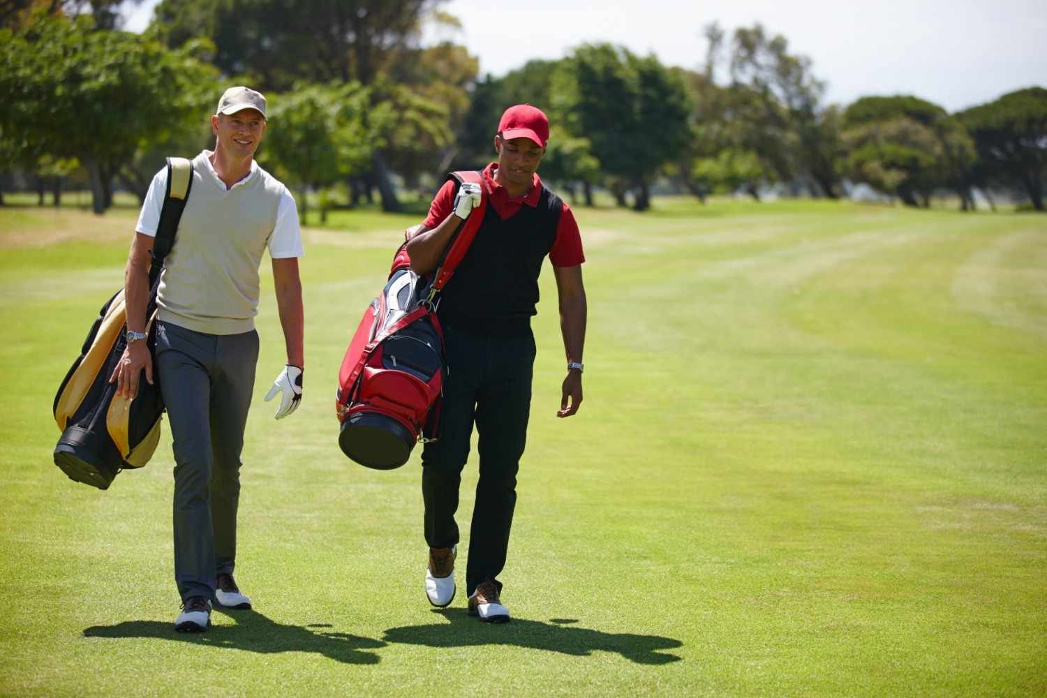 What Should You Avoid Wearing During a Hot Round?